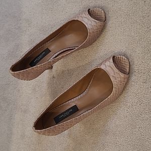 Ann Taylor Exotic Leather Peep Toe Pumps, Sz 6